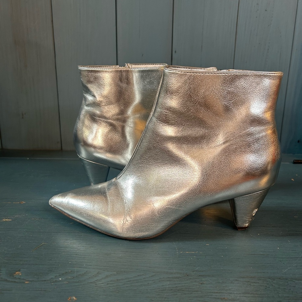Forever 21 Metallic Silver Ankle Booties | Women’s Size 8